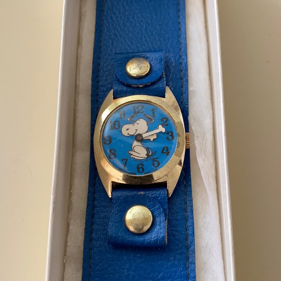 Diamond tooled Jewelry - Very antique diamond tooled snoopy watch.